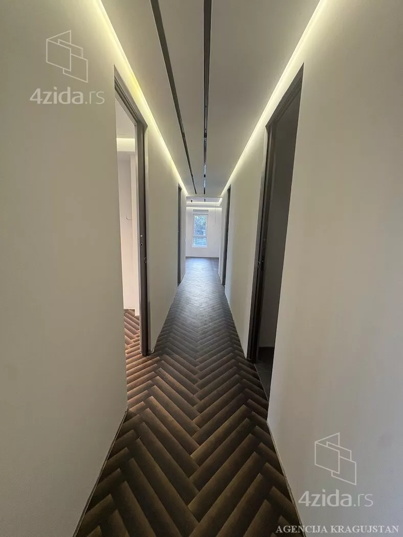 Troiposoban stan | 4zida