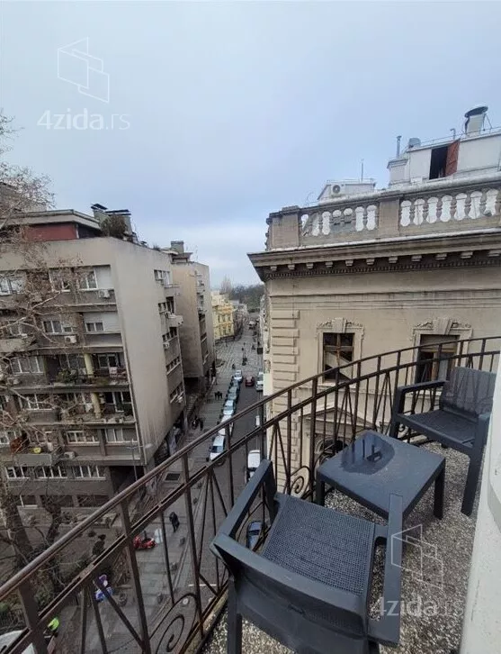 Četvoroiposoban stan | 4zida