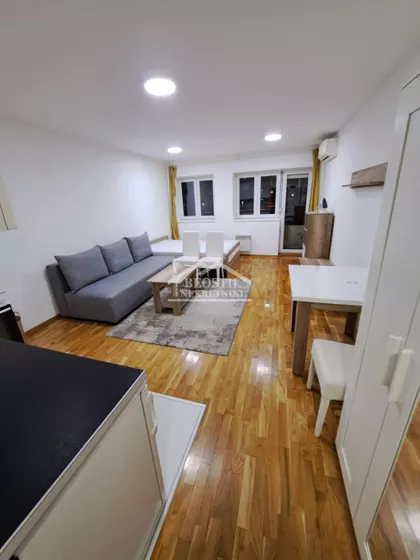 Dragana Rakića | 4zida.rs