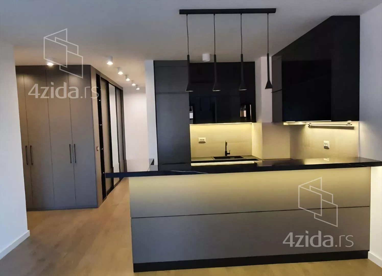 Četvorosoban stan | 4zida
