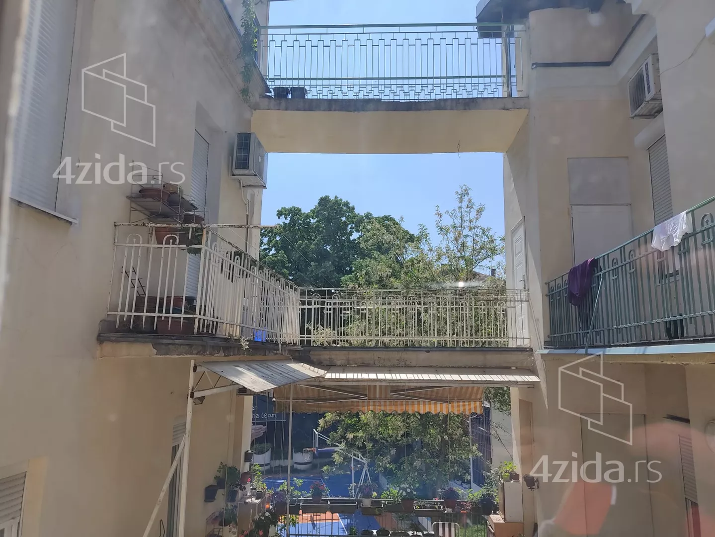 Troiposoban stan | 4zida