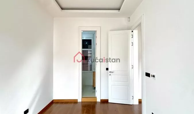 Poslovna zgrada | 4zida