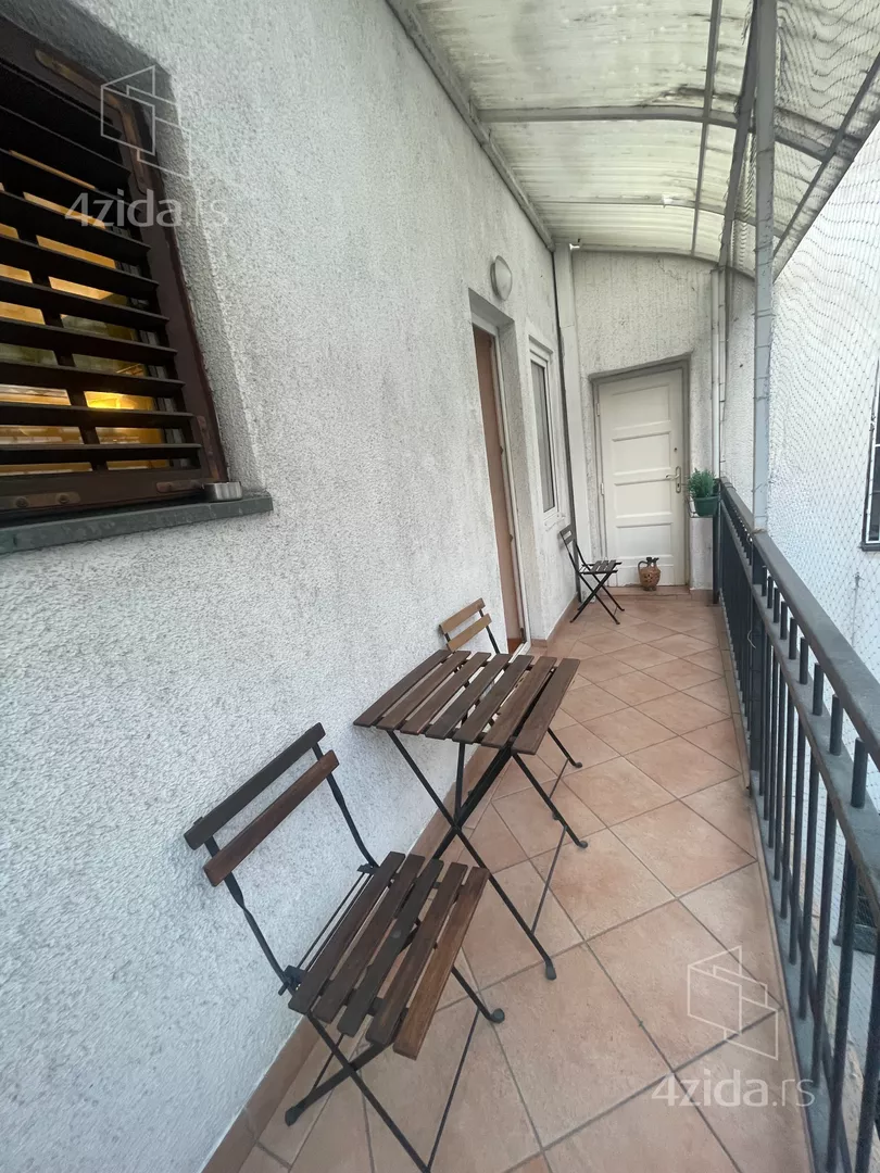 Petosoban stan | 4zida