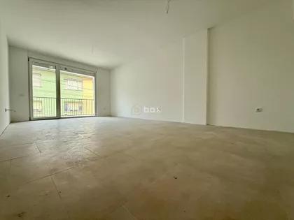 Crveni Pevac | 4zida.rs