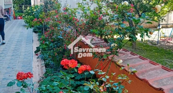 Šestosoban stan | 4zida