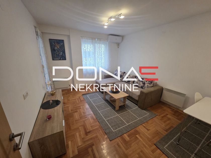 Jednoiposoban stan, Niš
