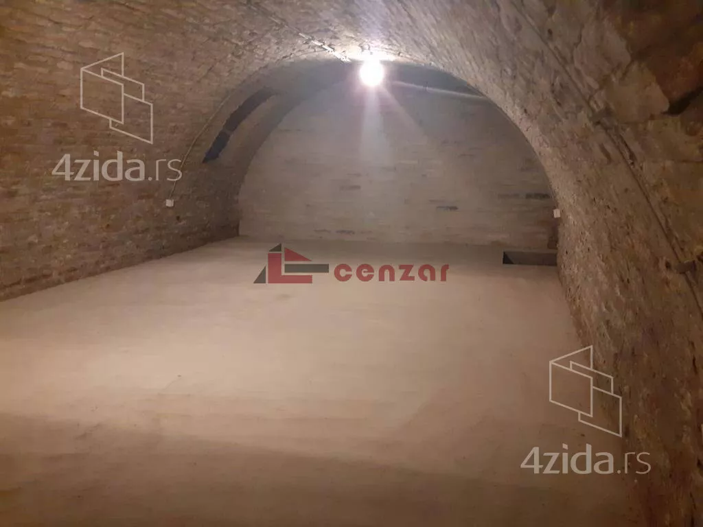 Šestosoban stan | 4zida