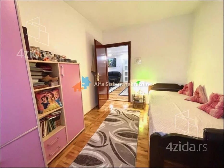 Troiposoban stan | 4zida
