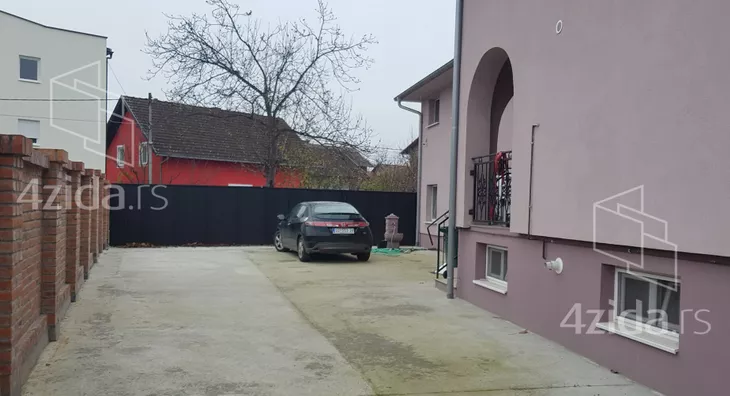 Poslovna zgrada | 4zida