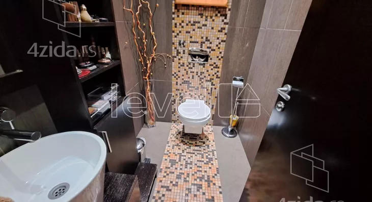 Petosoban stan | 4zida