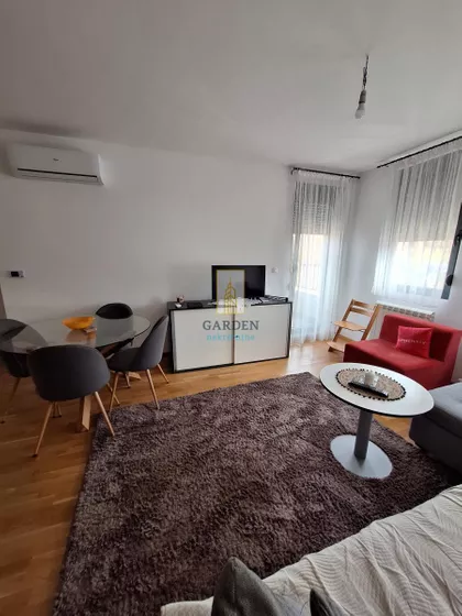 Pavla Labata | 4zida.rs