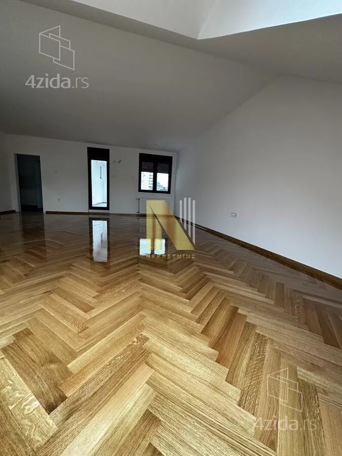 Troiposoban stan | 4zida