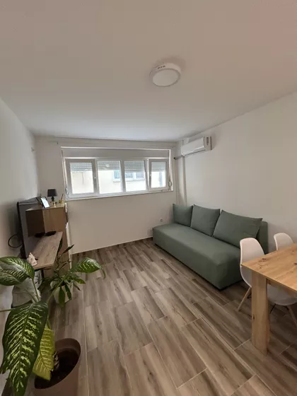 Jovana Bijelića | 4zida.rs