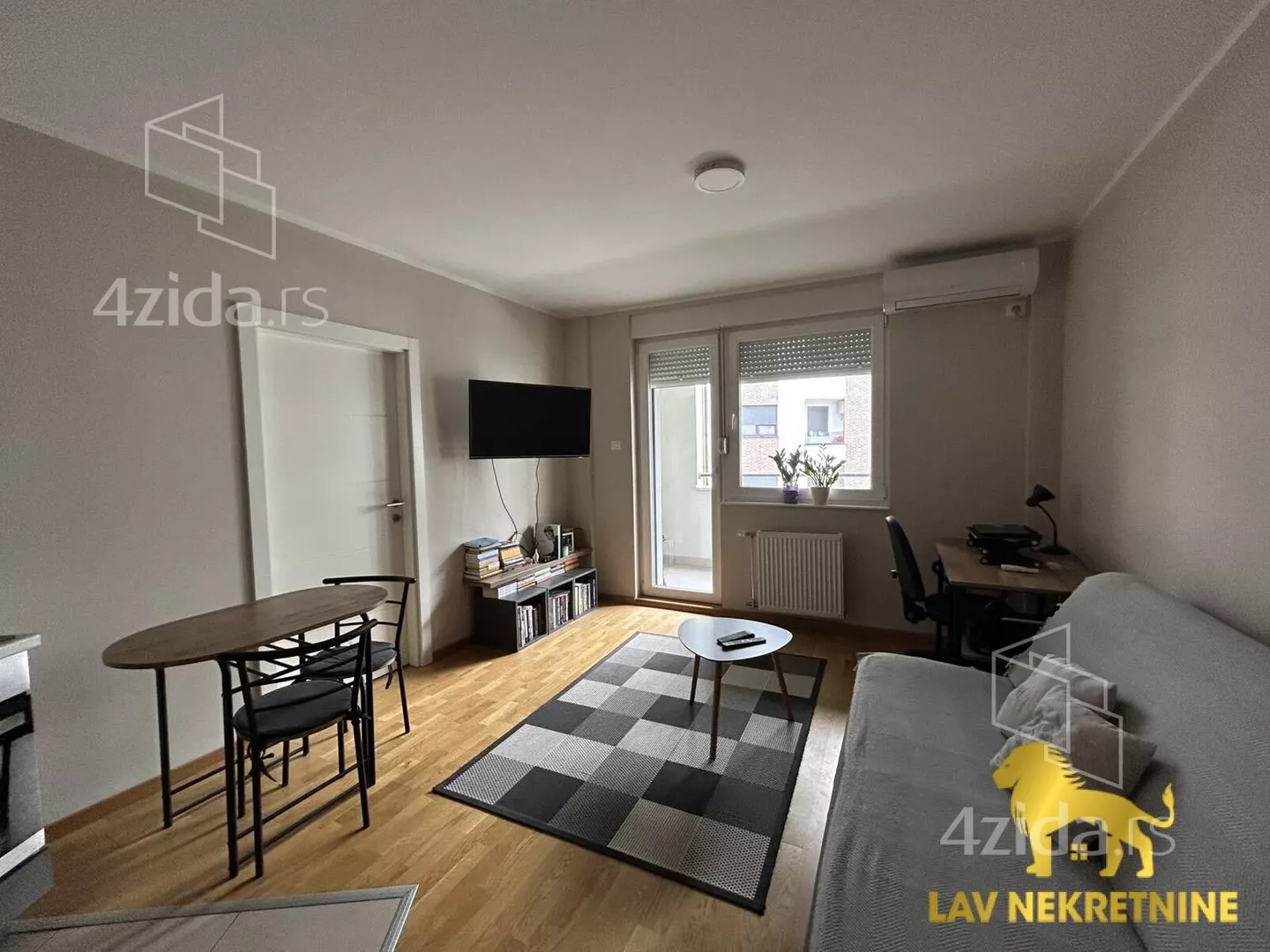 Jednoiposoban stan | 4zida