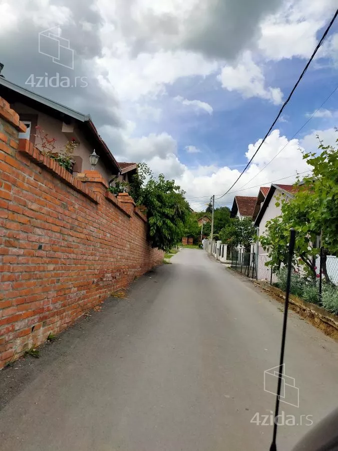 Plac | 4zida