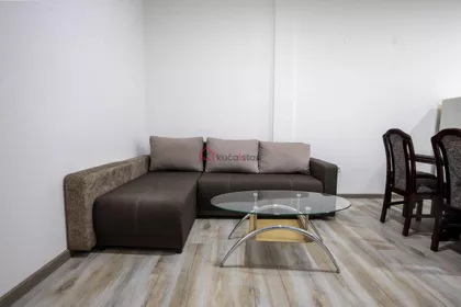 Mali Mokri Lug | 4zida.rs