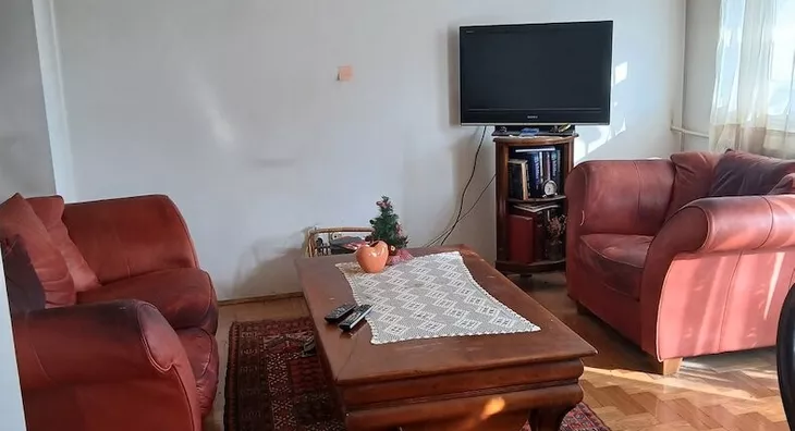 Šestosoban stan | 4zida