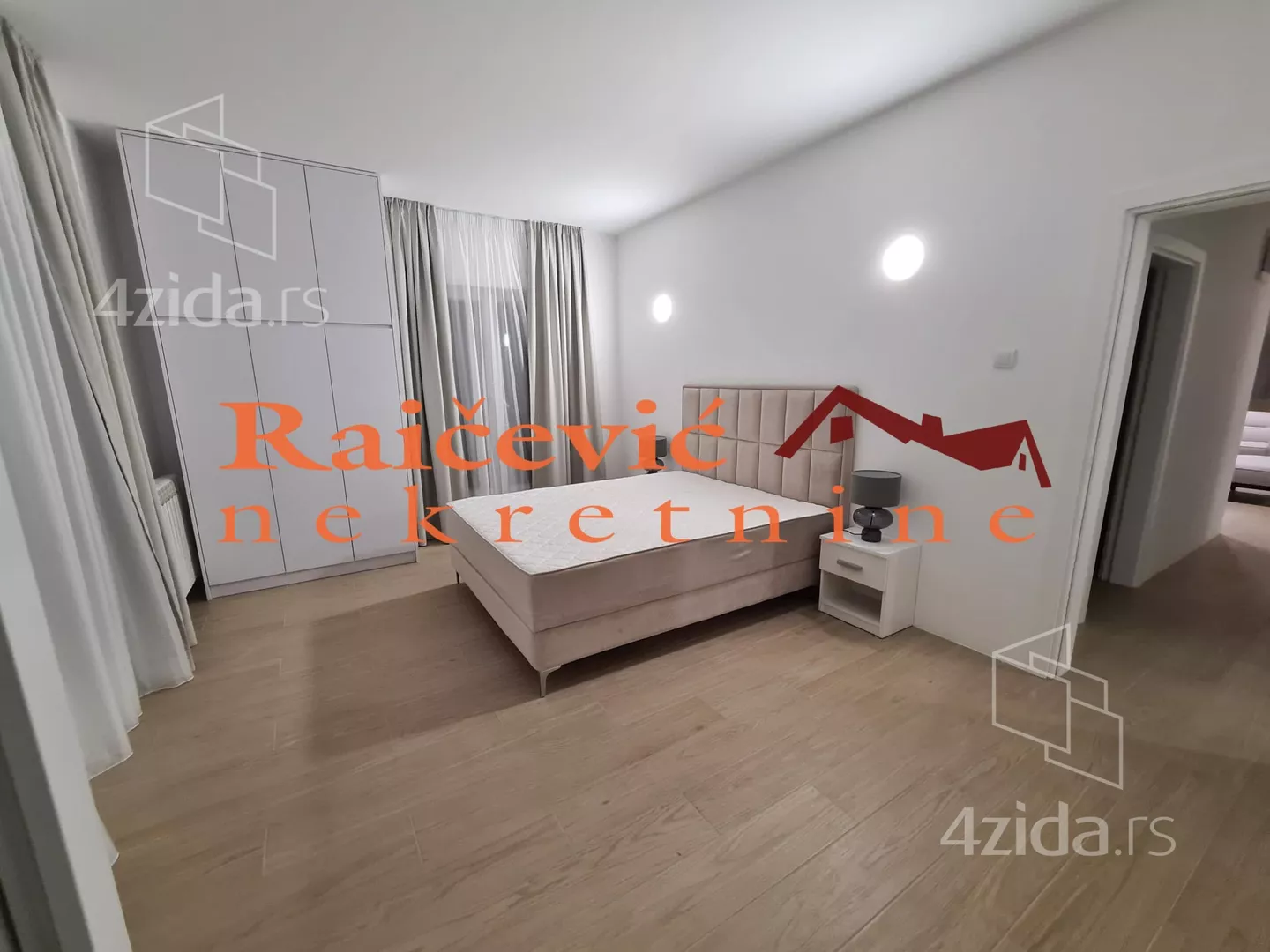 Šestosoban stan | 4zida