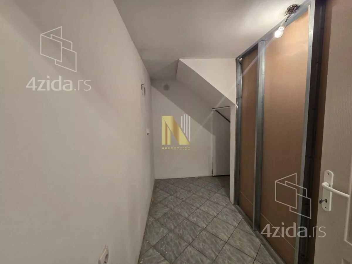 Lokal | 4zida