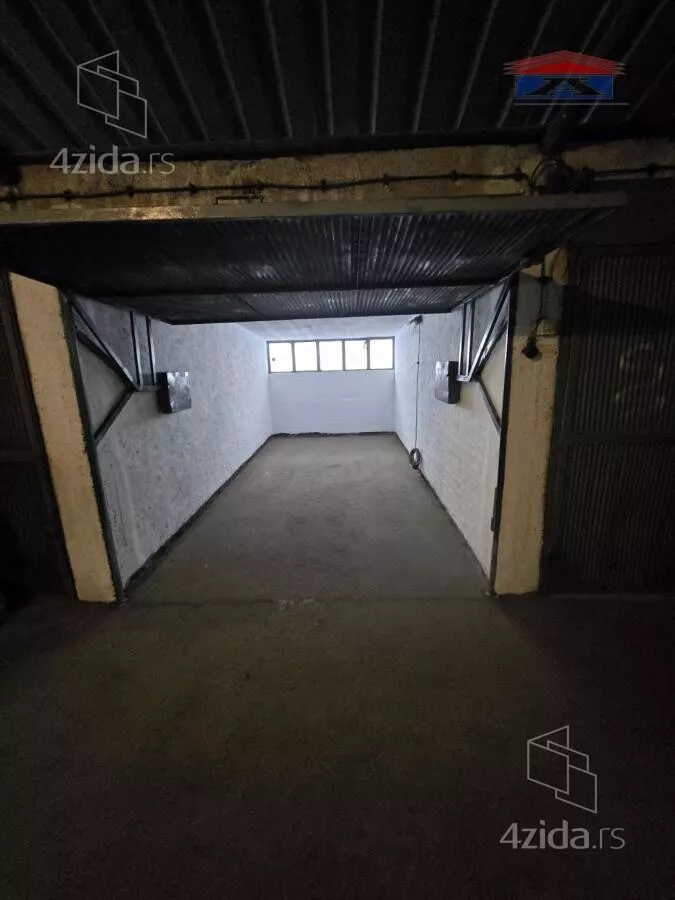 Garaža | 4zida