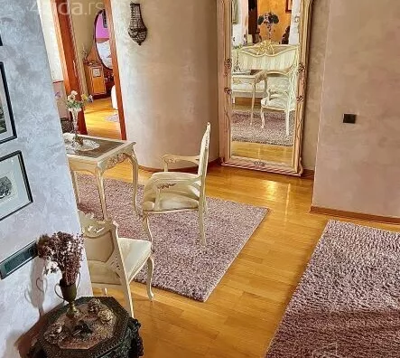 Šestosoban stan | 4zida