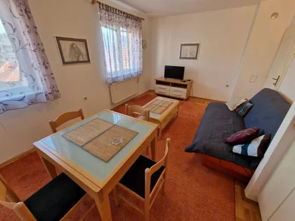 Dom Zdravlja | 4zida.rs