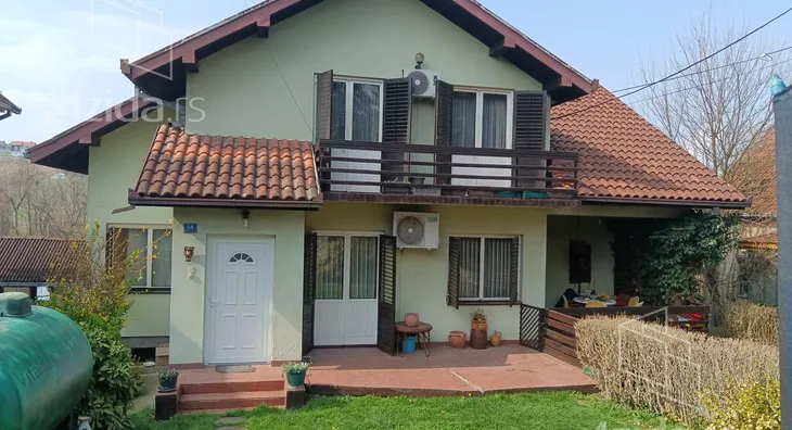 3-etažna kuća | 4zida