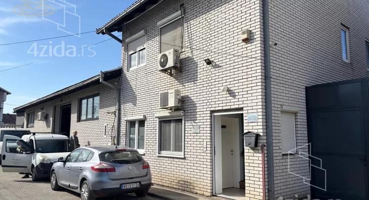 Poslovna zgrada | 4zida