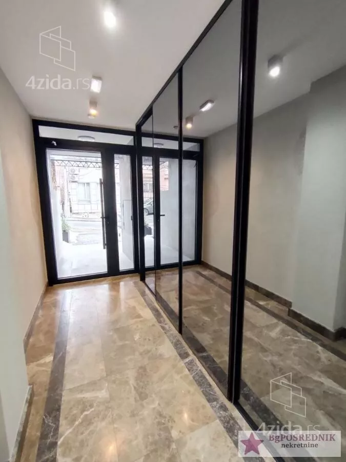 Petosoban stan | 4zida