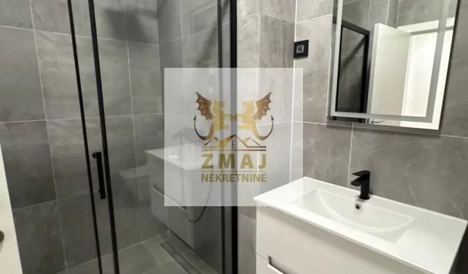 Šestosoban stan | 4zida