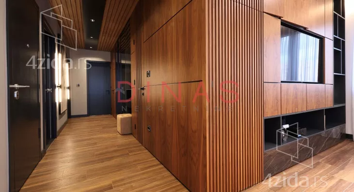 Petosoban stan | 4zida