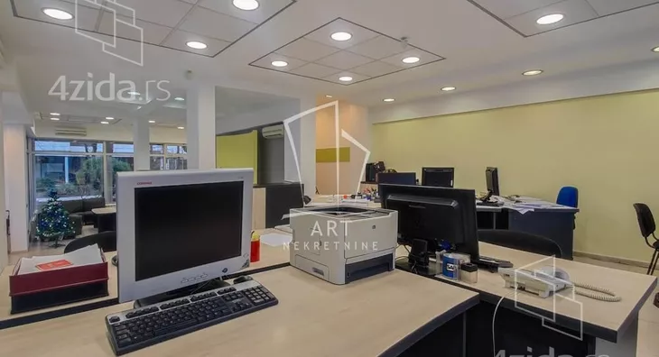 Poslovni prostor | 4zida