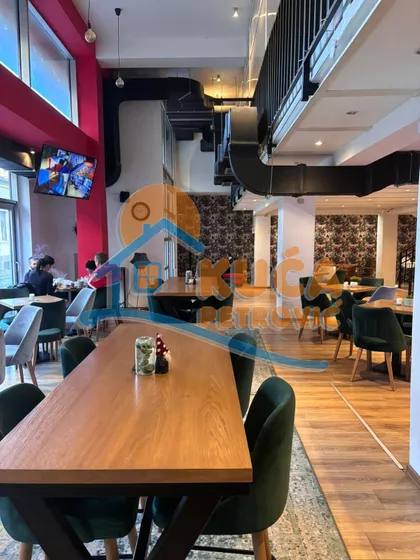 Učitelj Tasina | 4zida.rs