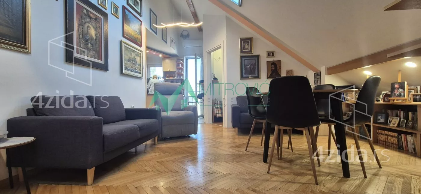 Troiposoban stan | 4zida