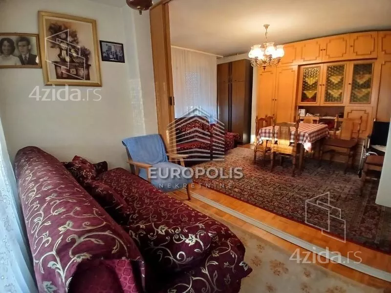 Troiposoban stan | 4zida