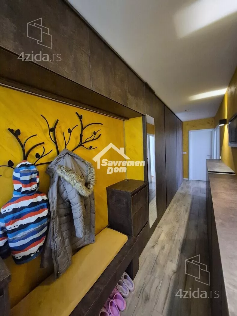 Četvorosoban stan | 4zida