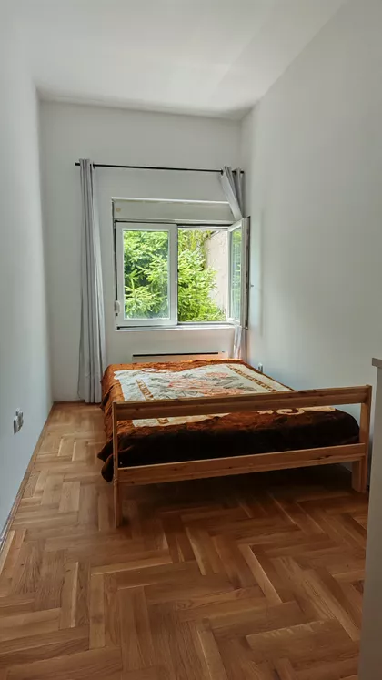 Cara Lazara 86 | 4zida.rs