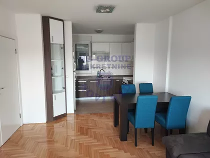 Kvantaška Pijaca | 4zida.rs