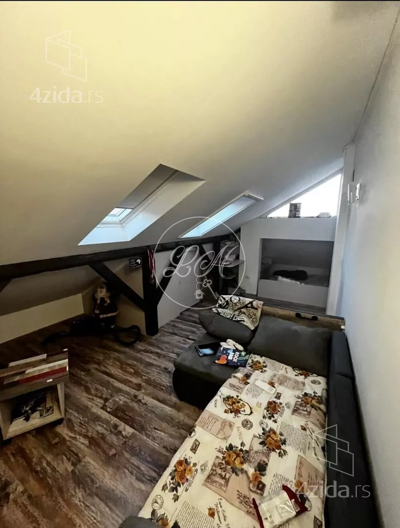 Petosoban stan | 4zida