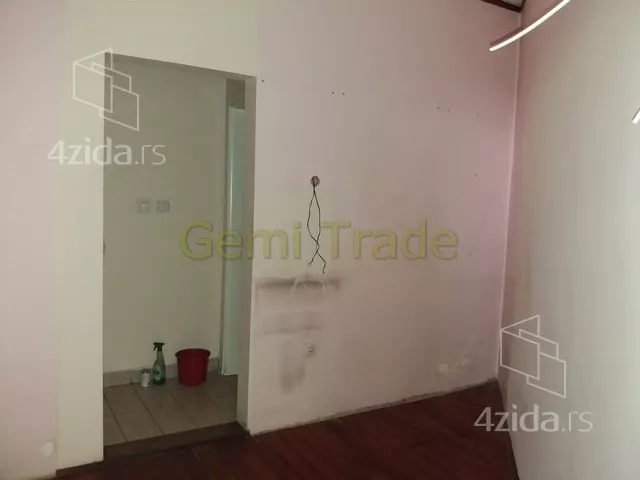 Lokal | 4zida