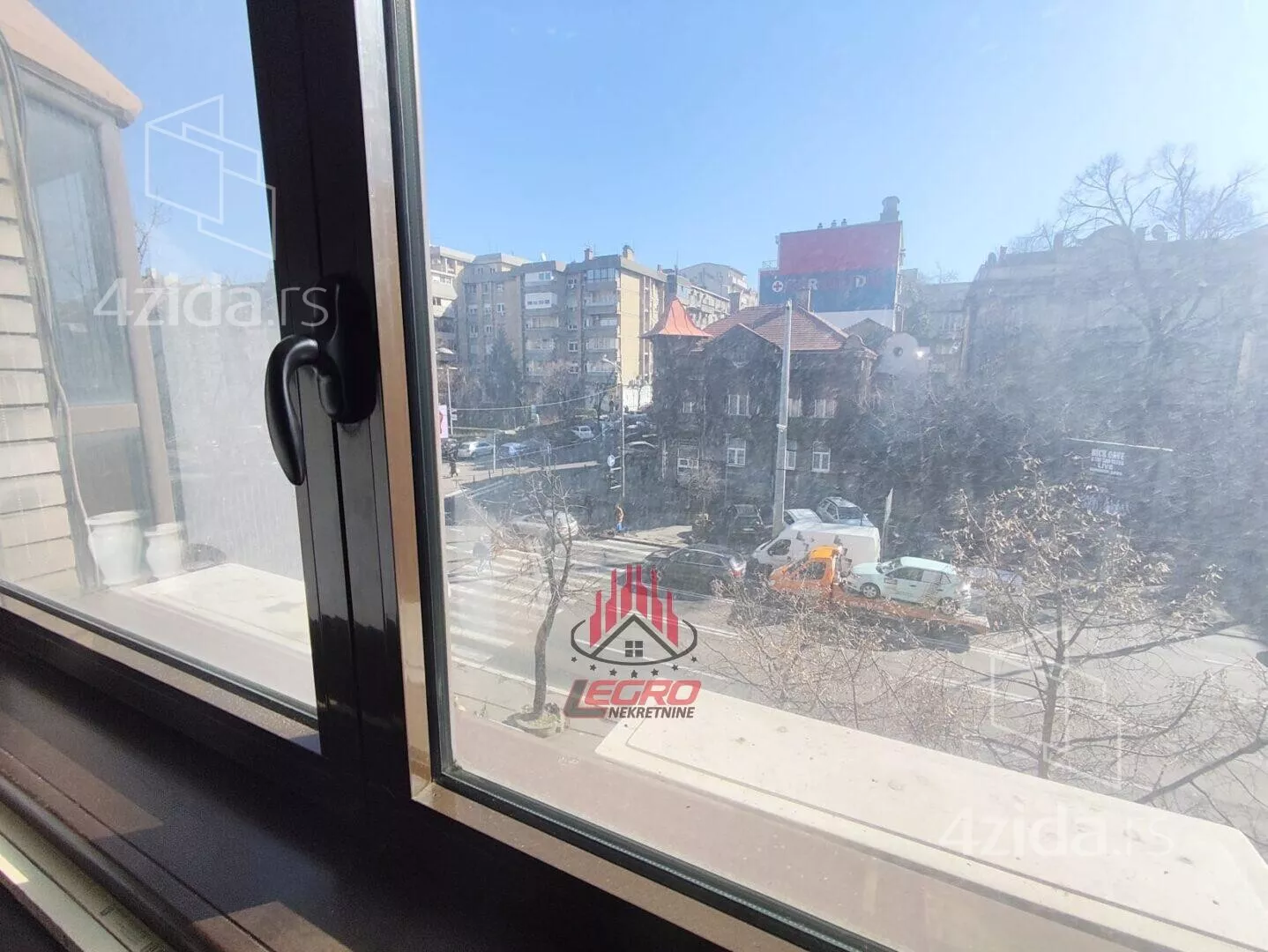 Četvoroiposoban stan | 4zida