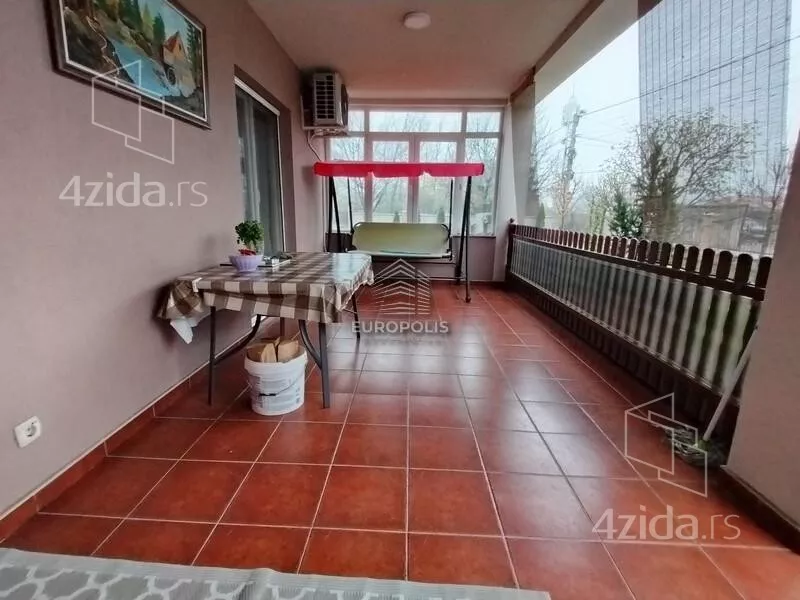 3-etažna kuća | 4zida