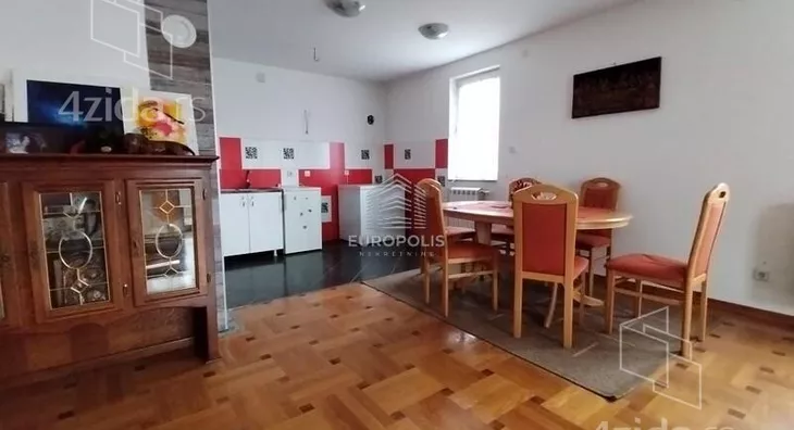 3-etažna kuća | 4zida