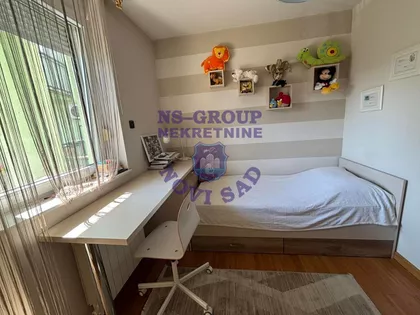 Lasla Gala | 4zida.rs