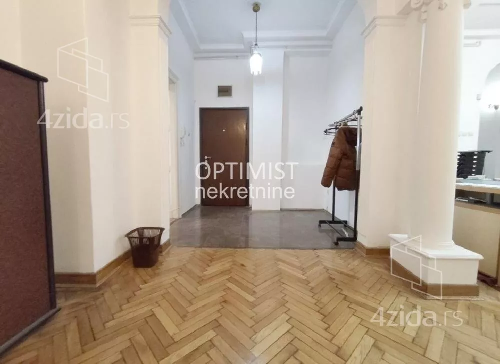 Šestosoban stan | 4zida