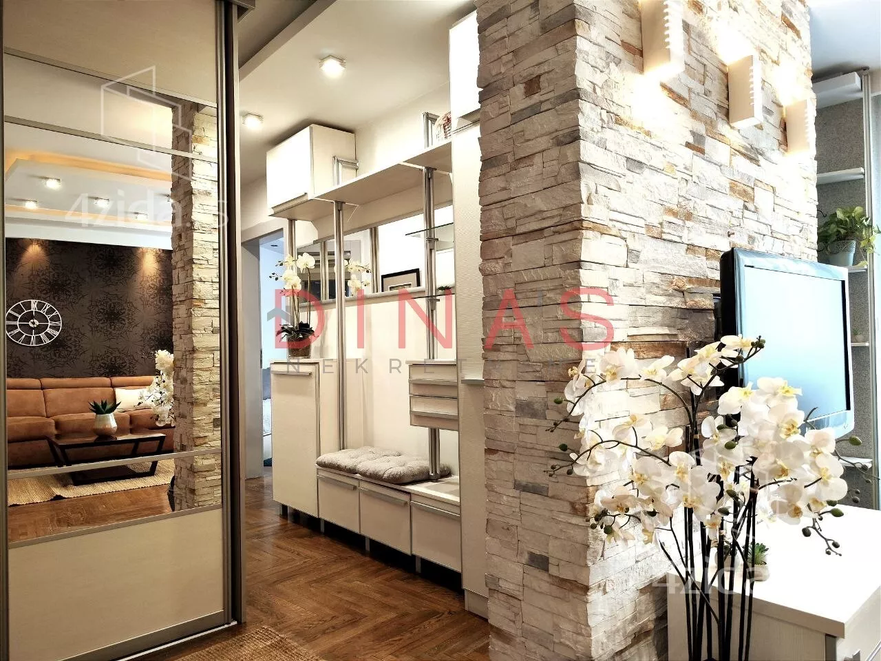 Troiposoban stan | 4zida