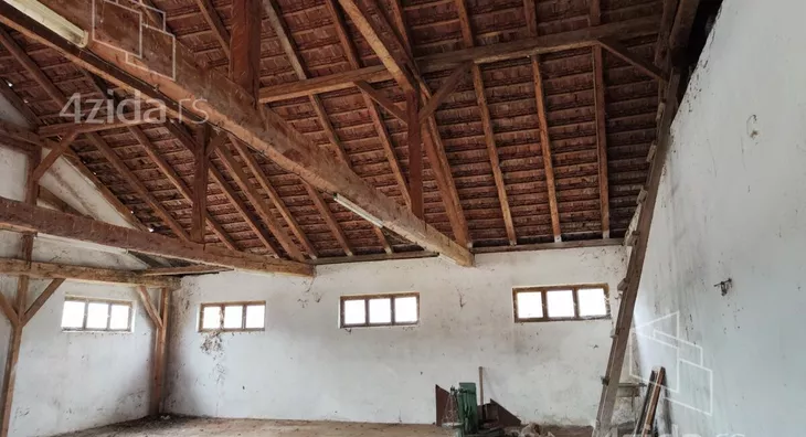 Poslovna zgrada | 4zida