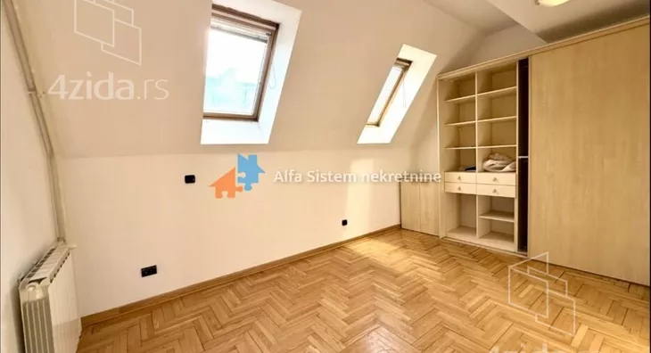 Šestosoban stan | 4zida