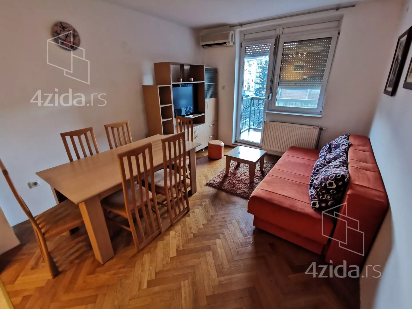 Jednoiposoban stan | 4zida
