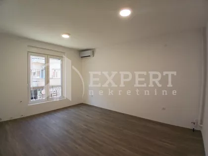 Obrenovićeva | 4zida.rs